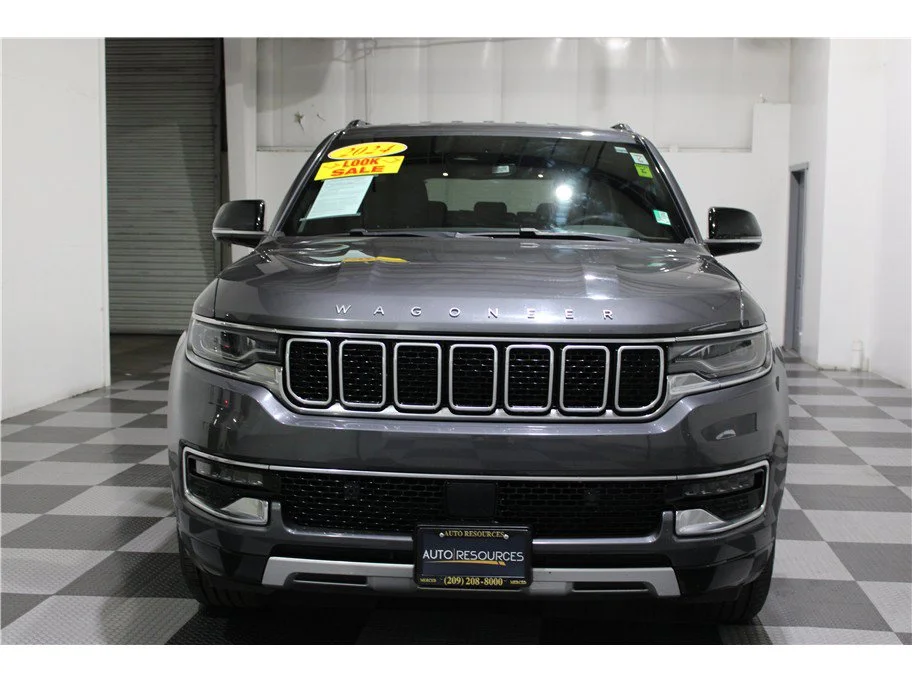 Used 2024 Baltic Gray Metallic Clearcoat Jeep Series II image 2