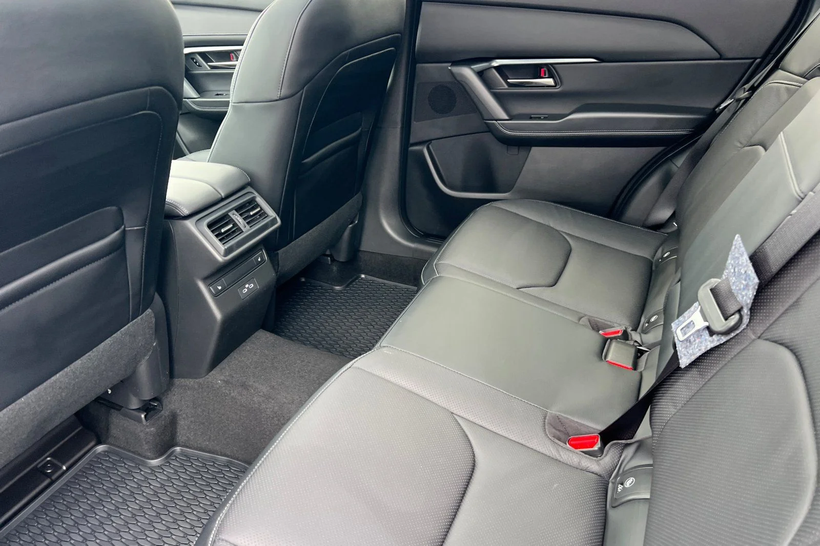 New 2026 Machine Gray Metallic Mazda 2.5 S Premium AWD image 9