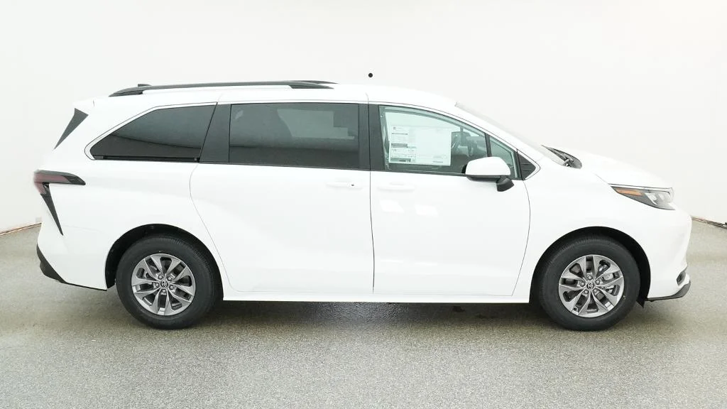 New 2026 Ice Cap Toyota LE image 14