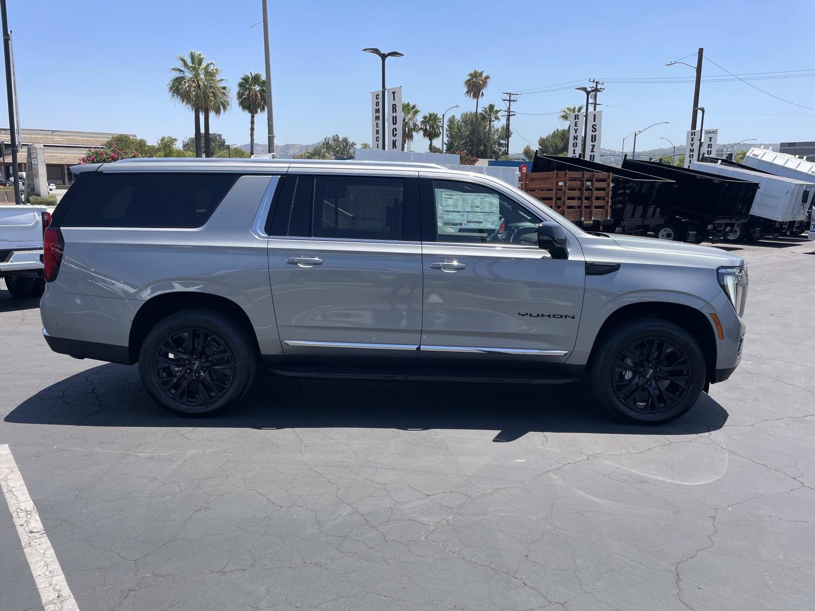 New 2026 Sterling Metallic GMC Elevation image 4