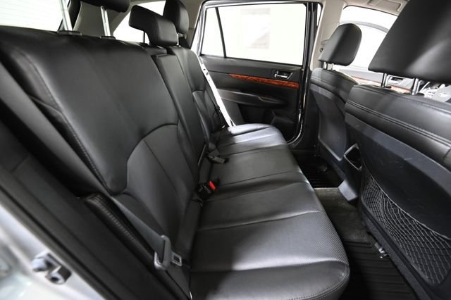 Used 2012 Silver Subaru 2.5i image 24