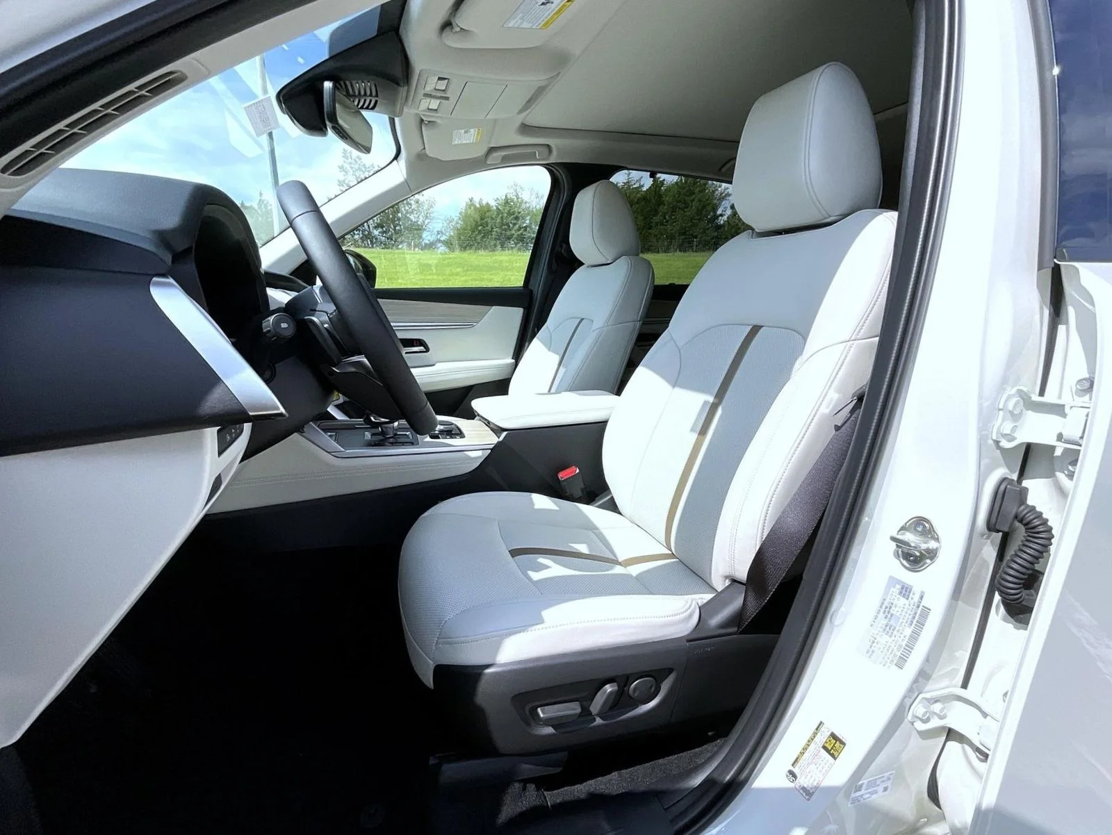 New 2026 Rhodium White Premium Mazda 3.3 Turbo Premium Plus AWD image 11