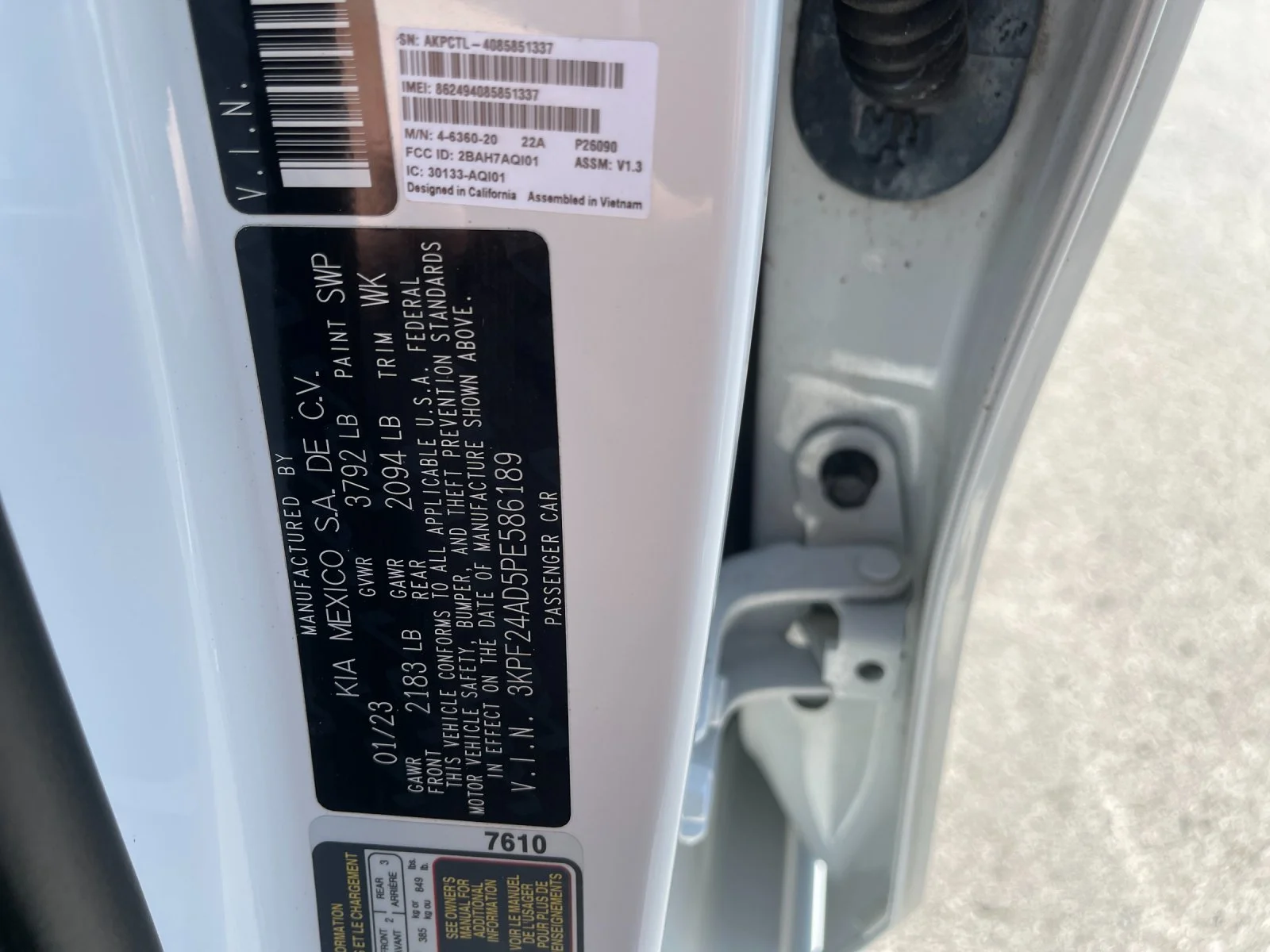 Used 2023 White Kia LXS image 30