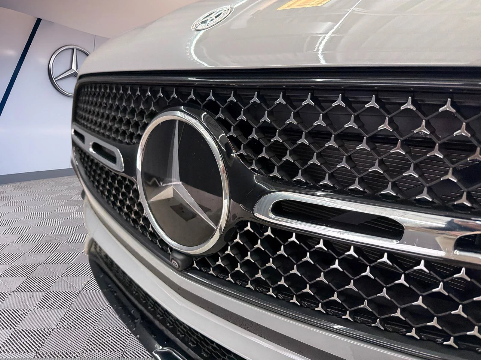 Used 2026 Light gray Mercedes-Benz GLC 300 image 11