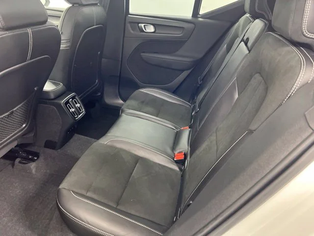 Used 2021 White Volvo R-Design image 11