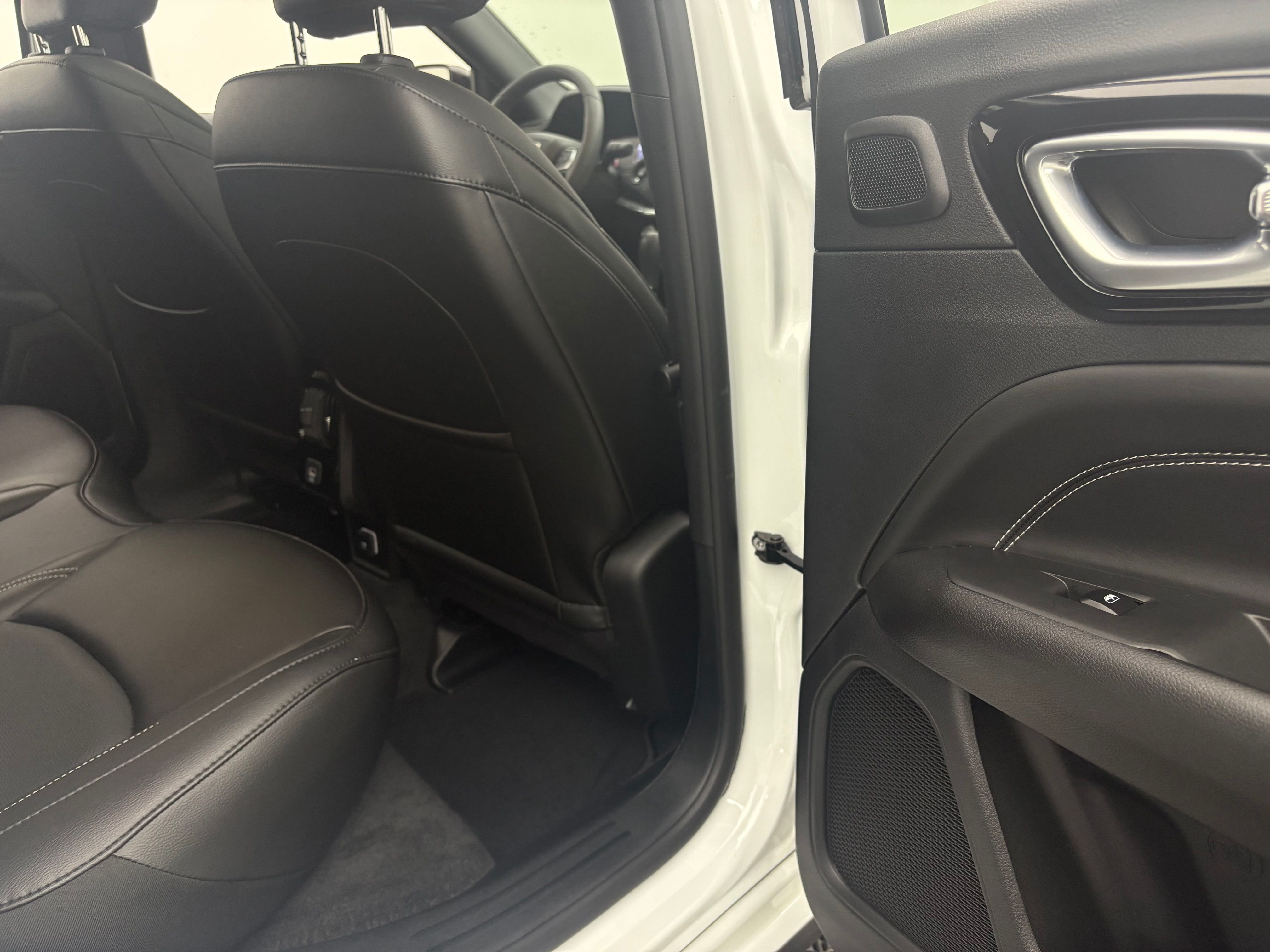 Used 2023 Bright White Clearcoat Jeep Limited image 32