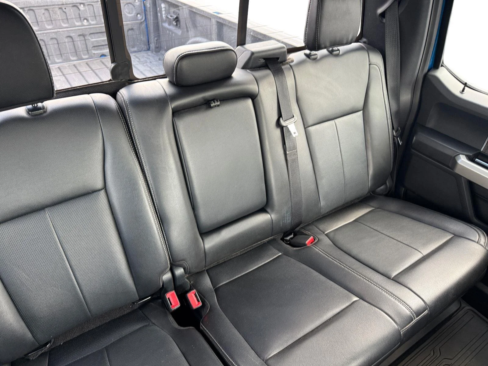 Used 2021 Velocity Blue Metallic Ford LARIAT image 12