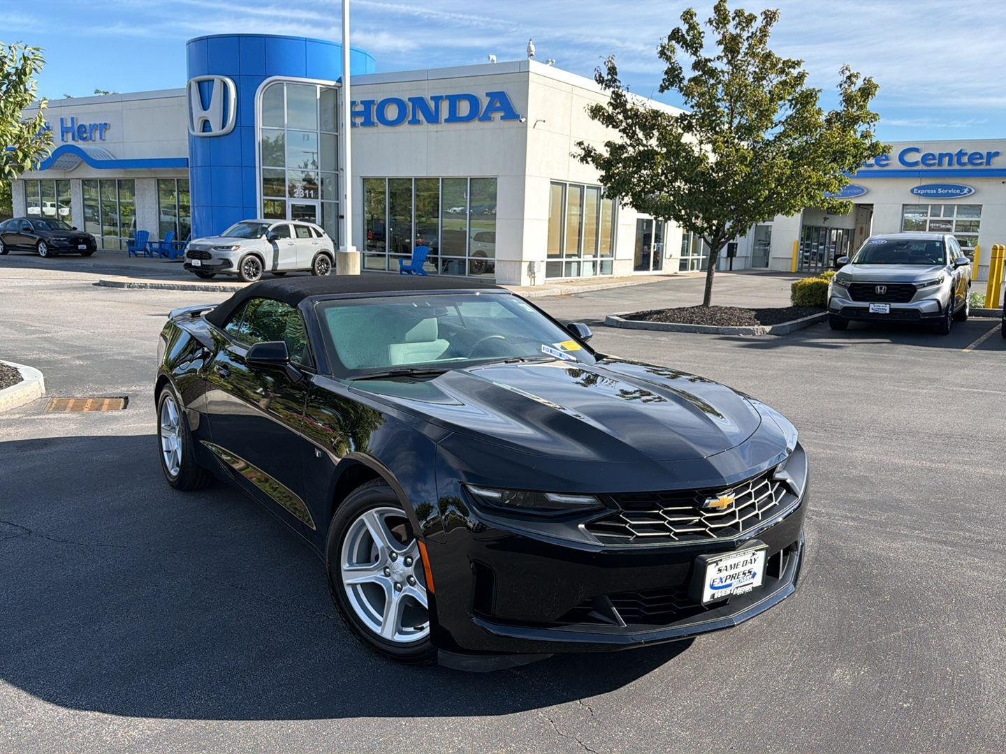 Used 2023 Black Chevrolet 1LT image 2