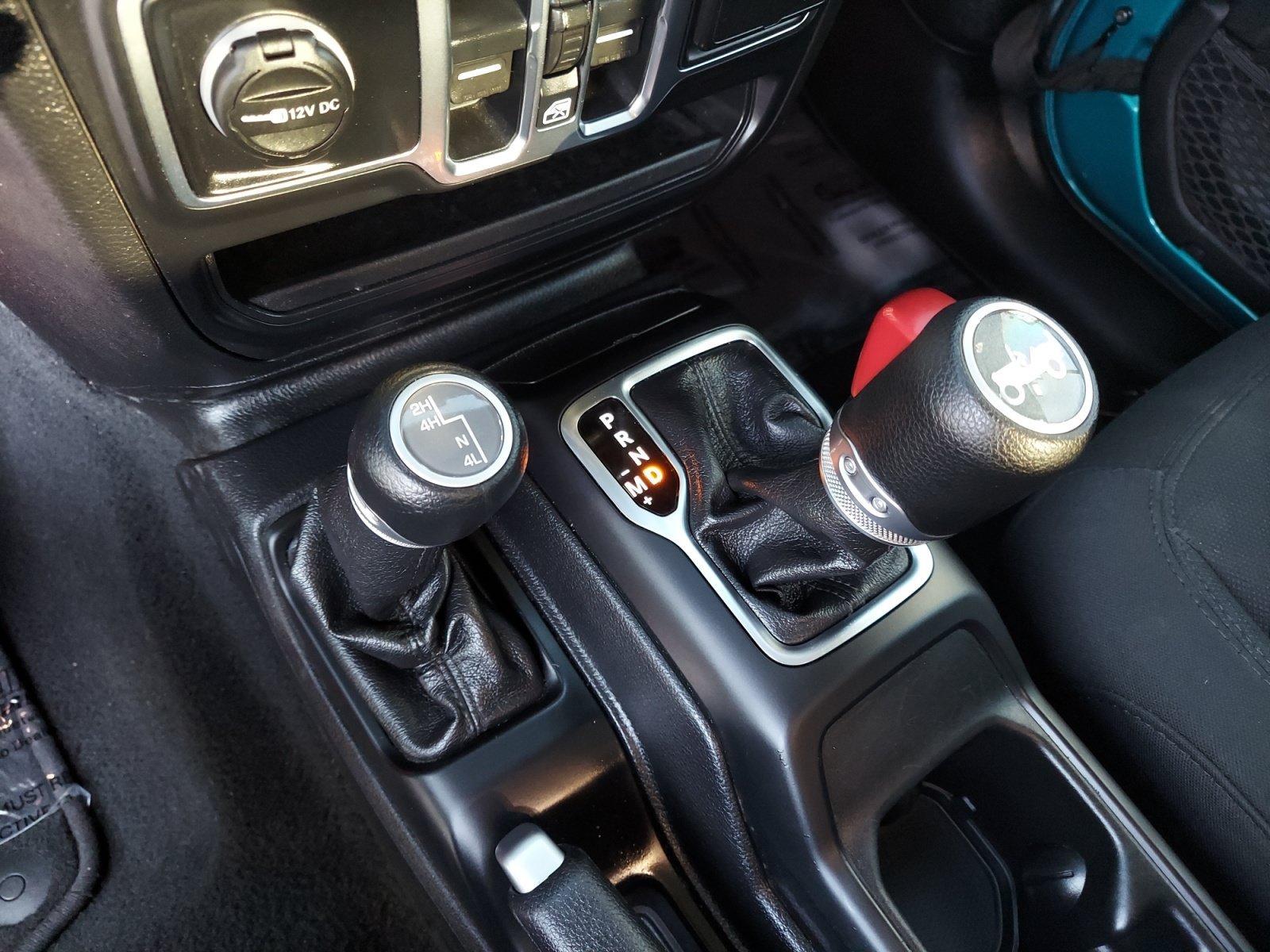 Used 2020 Bikini Pearlcoat Jeep Sport S image 22