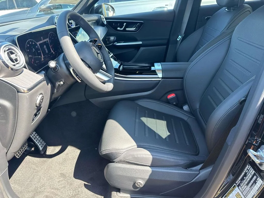 Certified Used 2026 Black Mercedes-Benz GLC 300 image 10