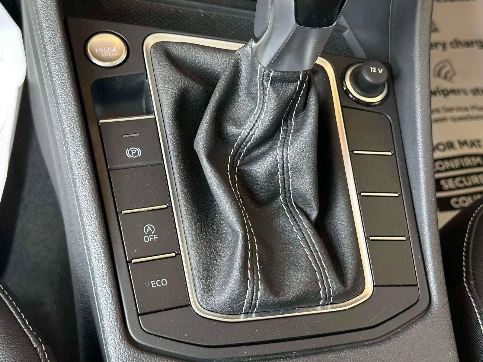 2025 Volkswagen Jetta SE - Photo 26
