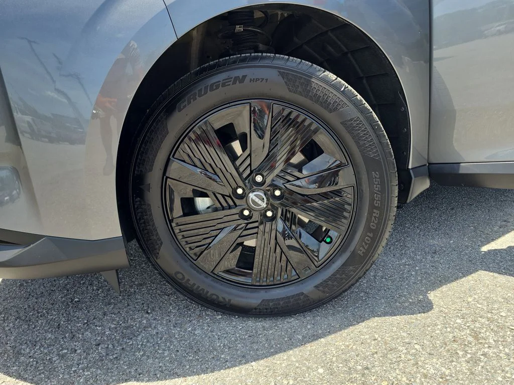 Used 2025 Gray Nissan SV image 28