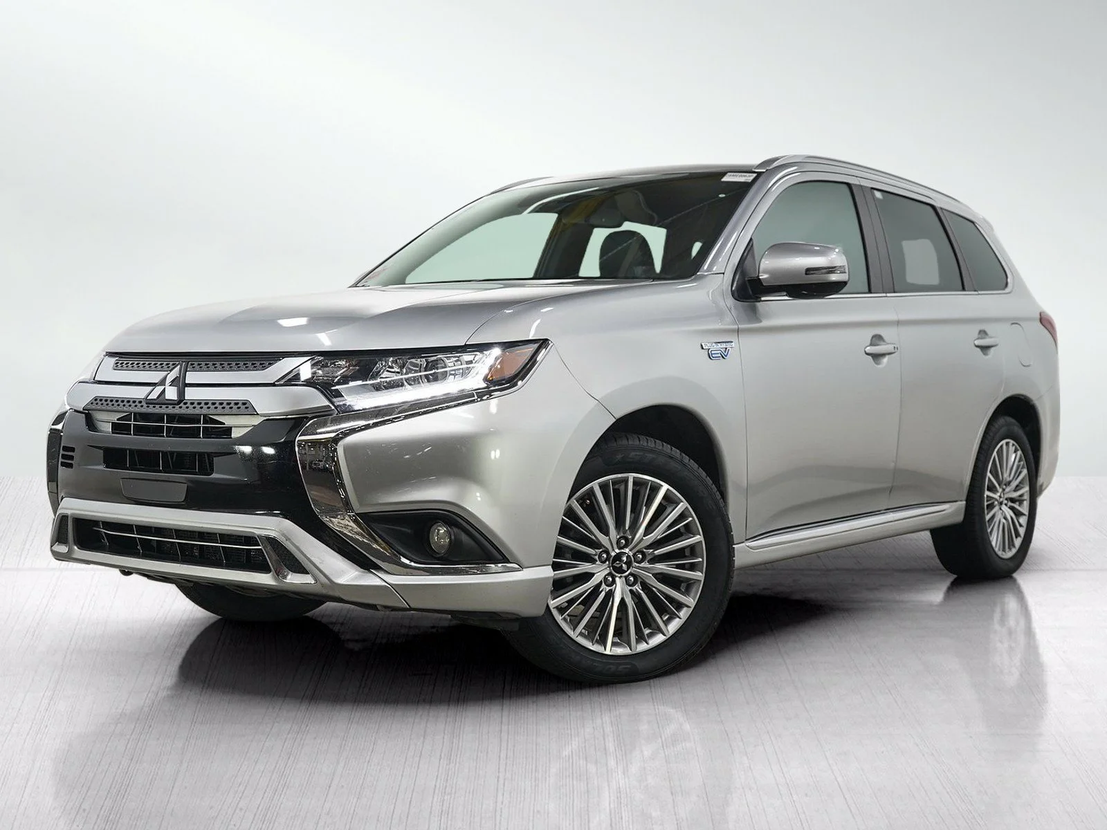 2022 Mitsubishi Outlander Plug-in Hybrid SE S-AWC's photo