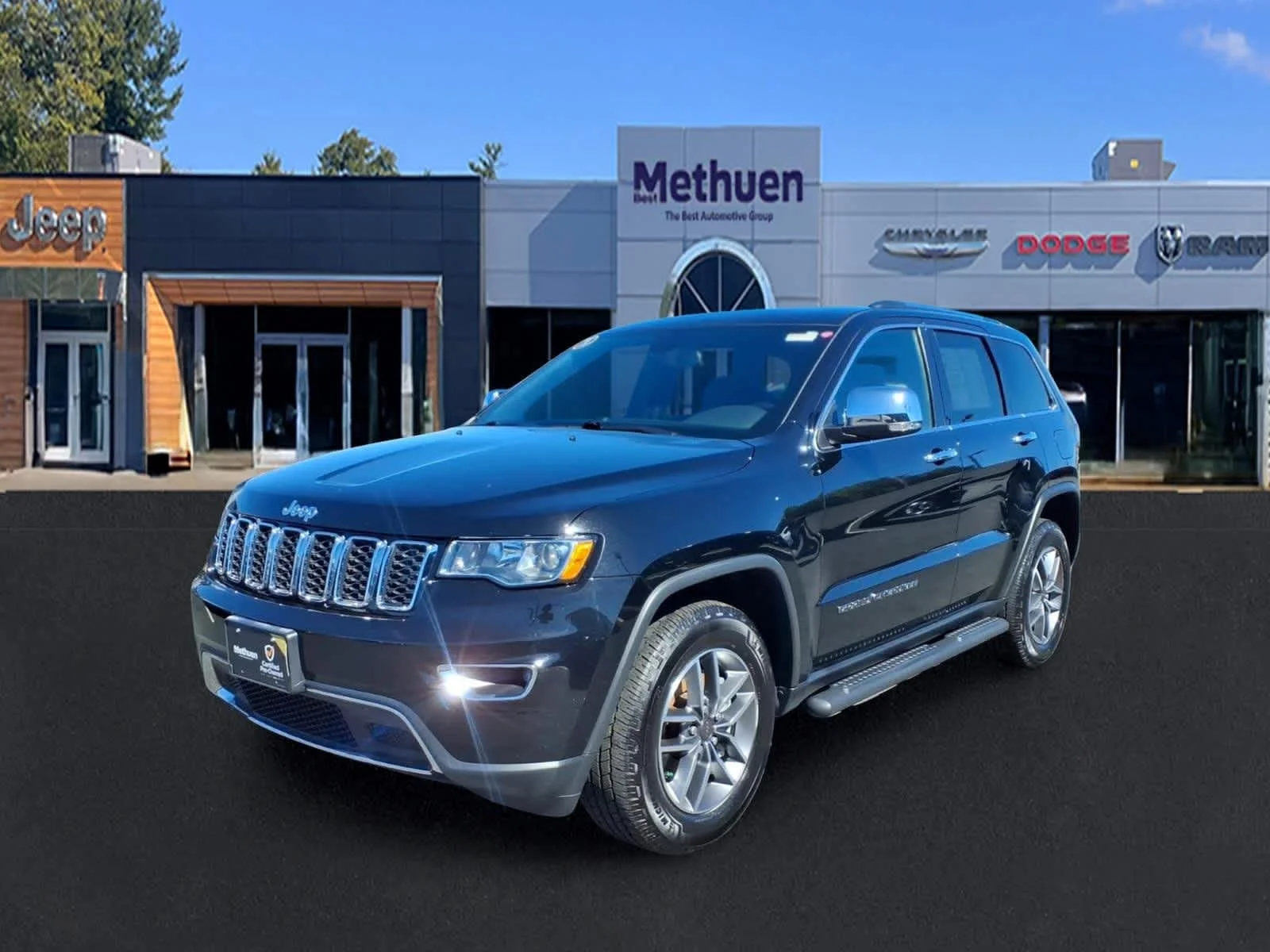 Used 2021 Diamond Black Crystal Pearlcoat Jeep Limited image 3