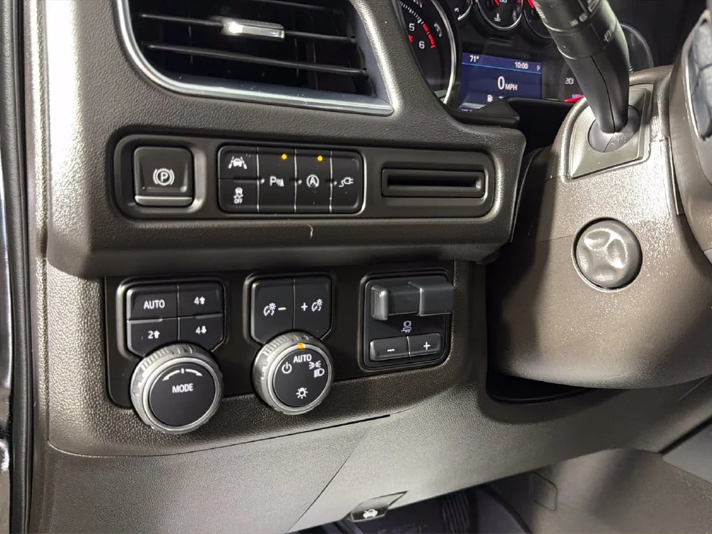 Used 2021 BLACK Chevrolet RST image 20