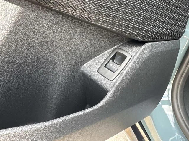 Used 2025 Green BMW xDrive28i image 44