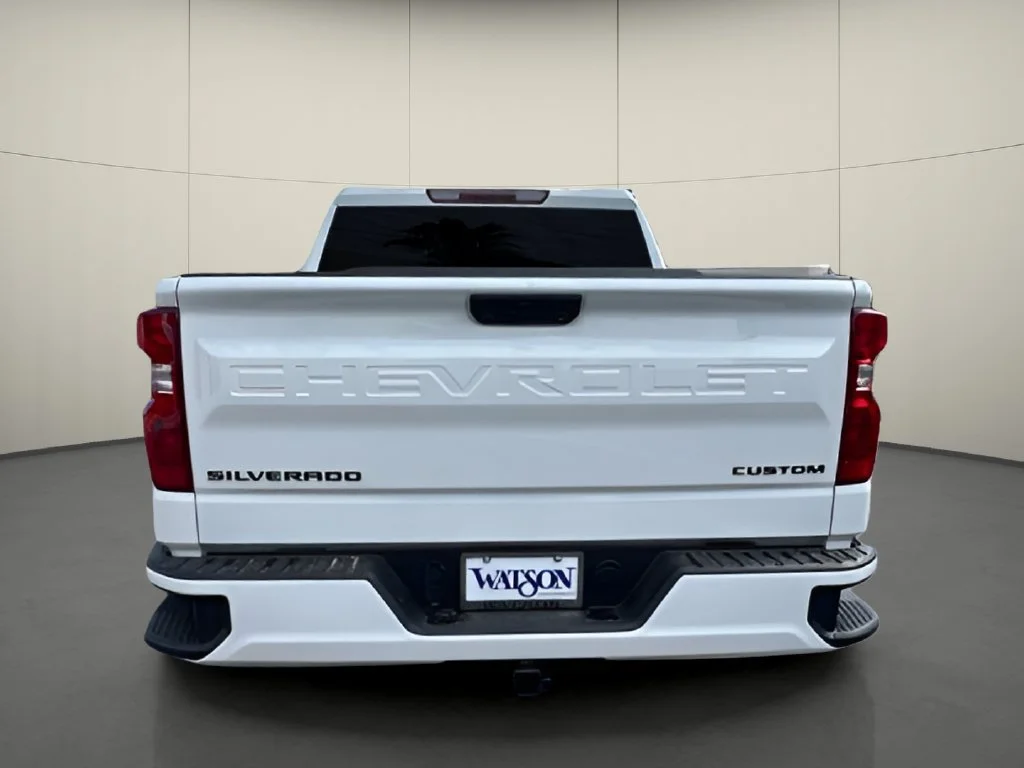 New 2026 Summit White Chevrolet Custom image 4