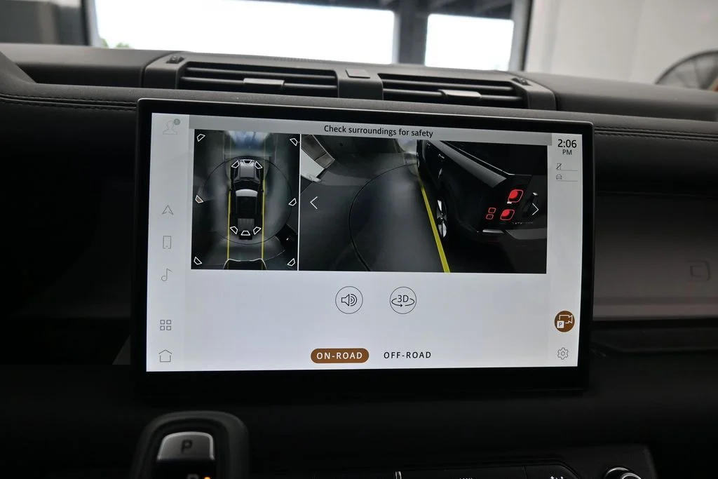Used 2025 White Land Rover S image 24