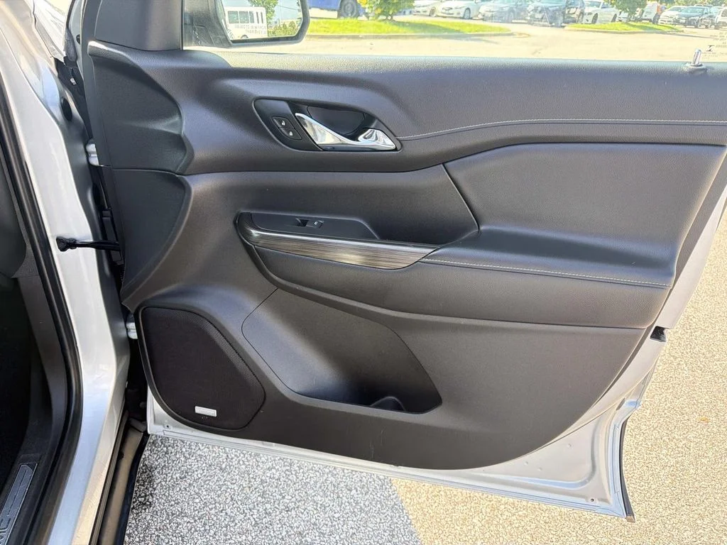 Used 2019 Silver GMC SLT-1 image 26