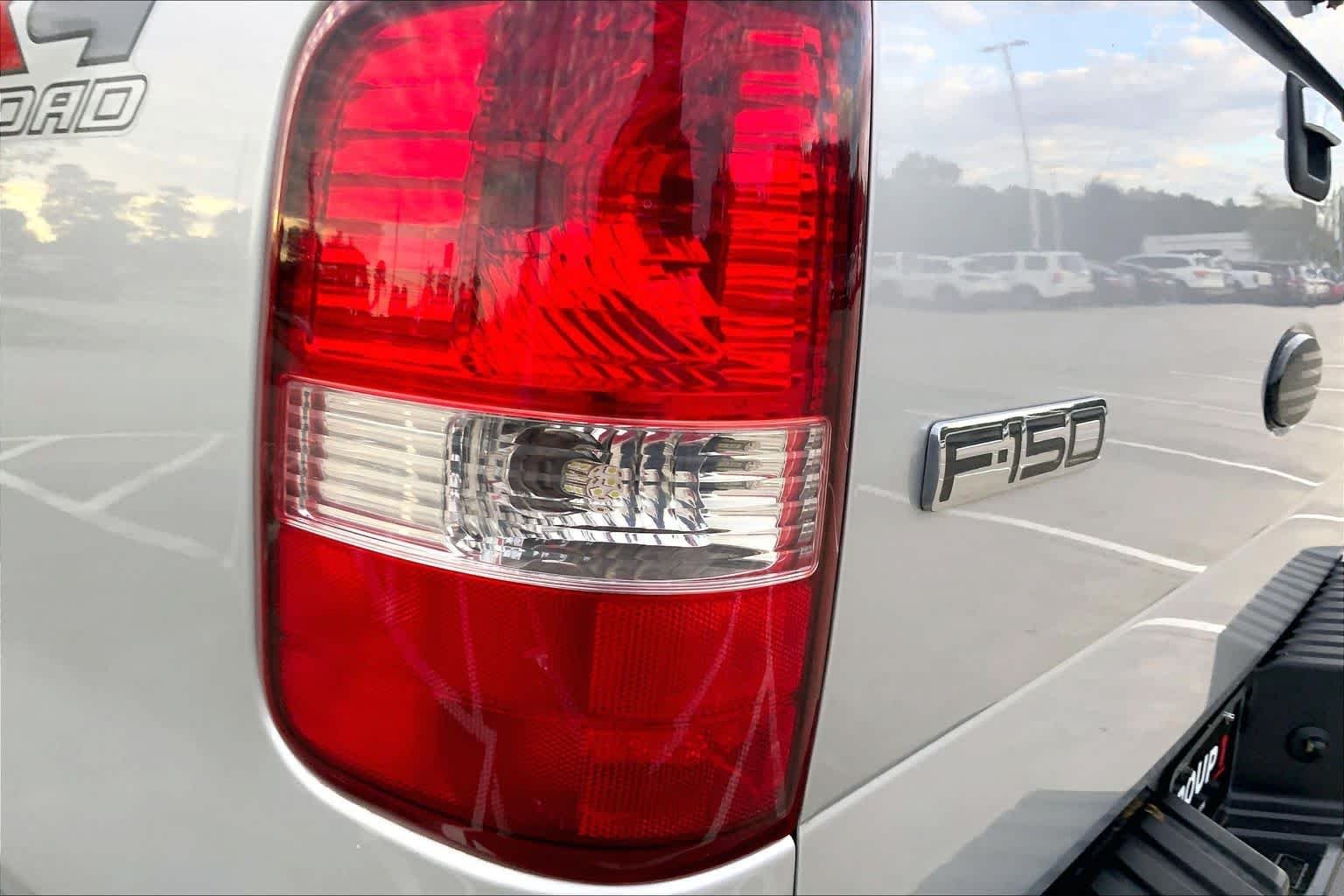 Used 2006 Silver Metallic Ford FX4 image 23