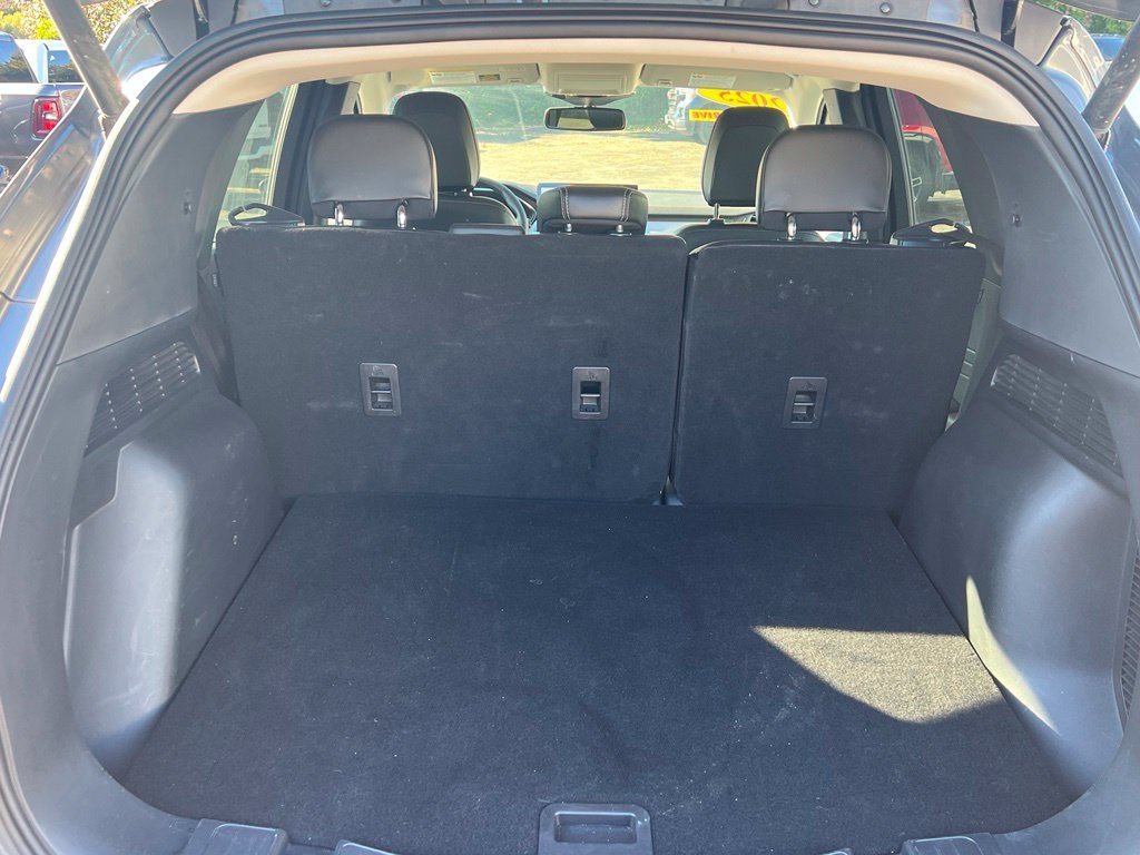 Used 2025 Gray Ford Platinum image 9