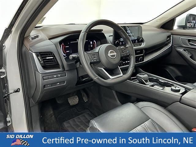Used 2022 Brilliant Silver Metallic Nissan Platinum image 16