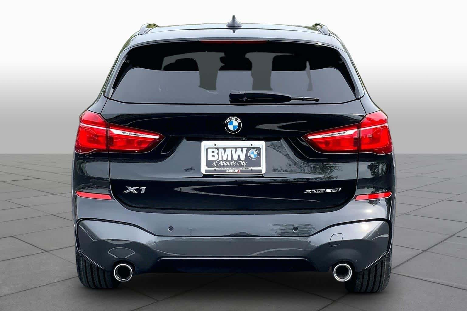 Used 2021 Black Sapphire Metallic BMW xDrive28i image 4