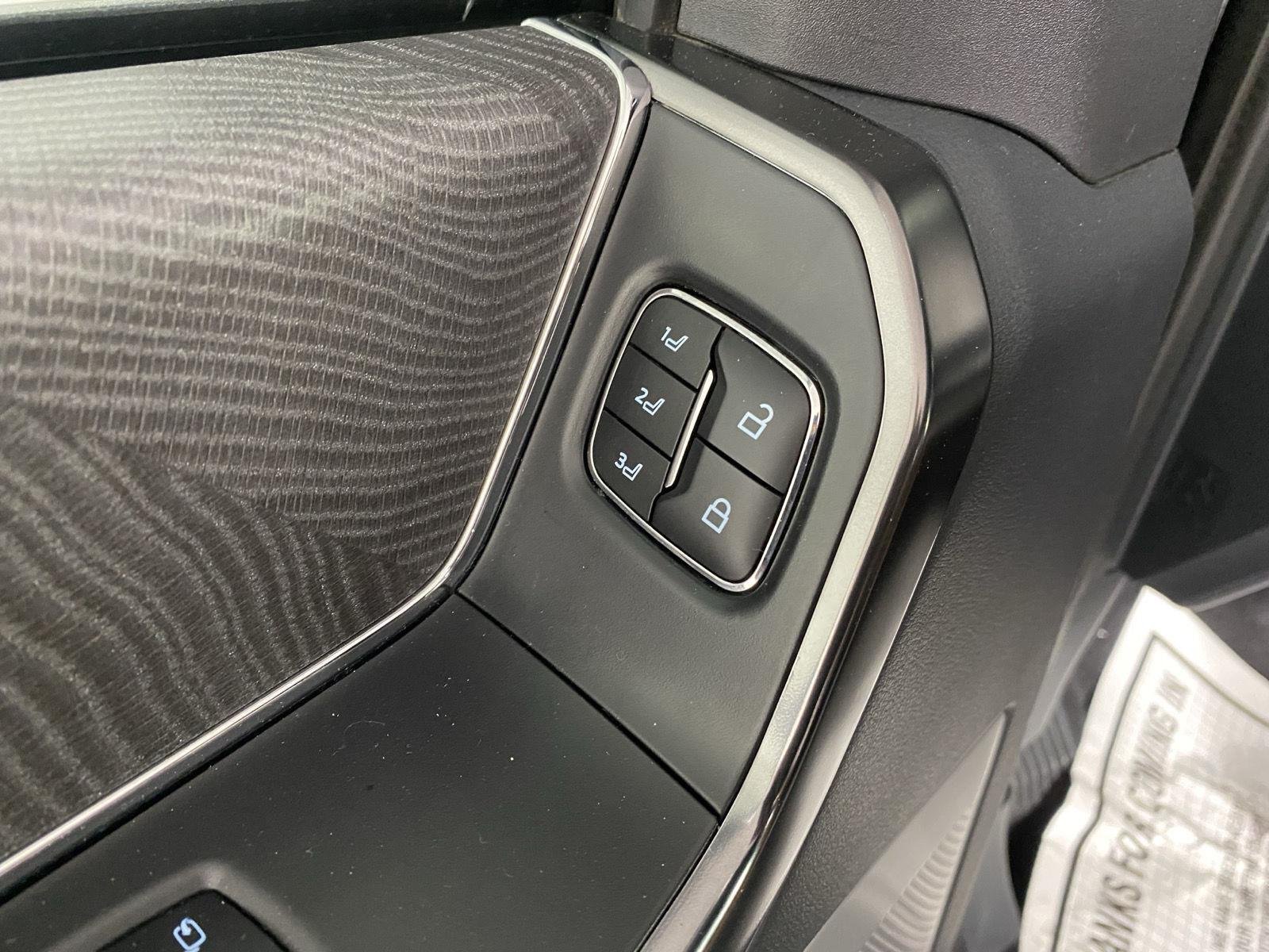 Used 2023 Agate Black Ford Platinum image 23