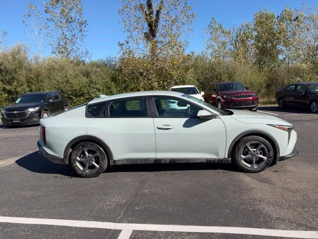 Used 2025 Gray Kia LXS image 4
