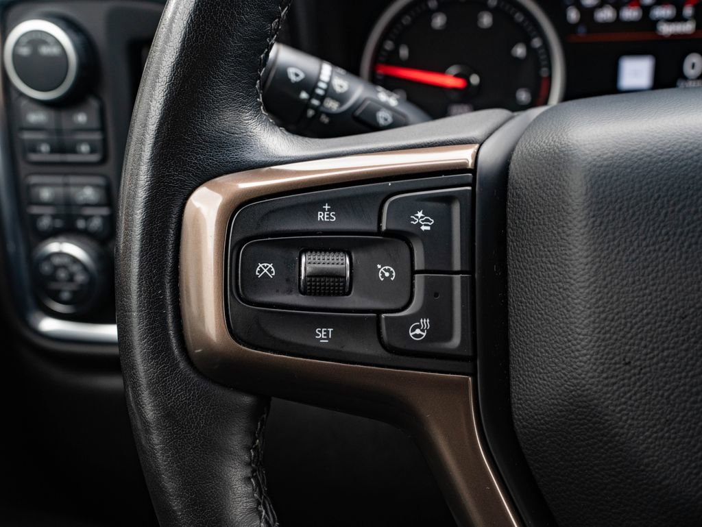 Used 2022 Iridescent Pearl Tricoat Chevrolet High Country image 28