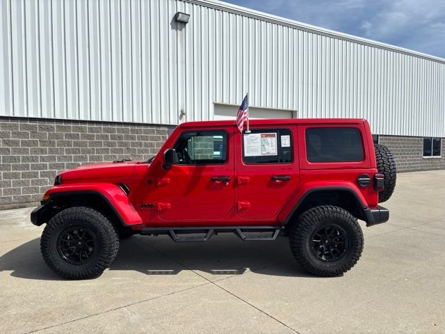 Used 2025 Red Jeep Sahara image 10