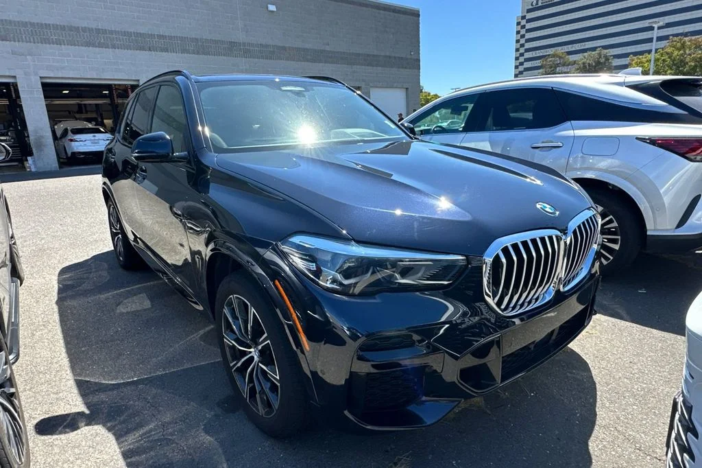 Used 2023 Black BMW xDrive40i image 2