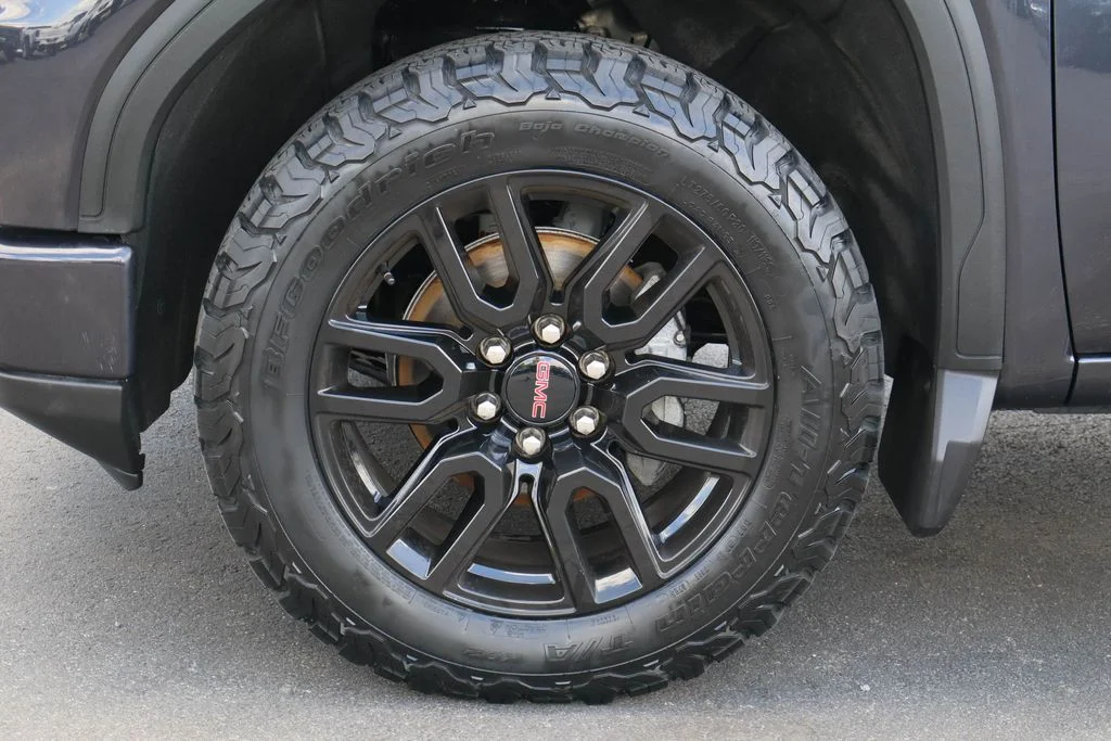 Used 2024 Gray GMC Elevation image 30