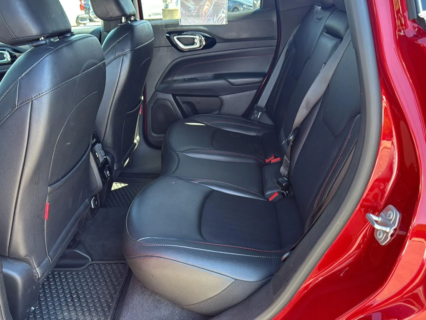 Used 2025 Red Hot Pearlcoat Jeep Trailhawk image 15