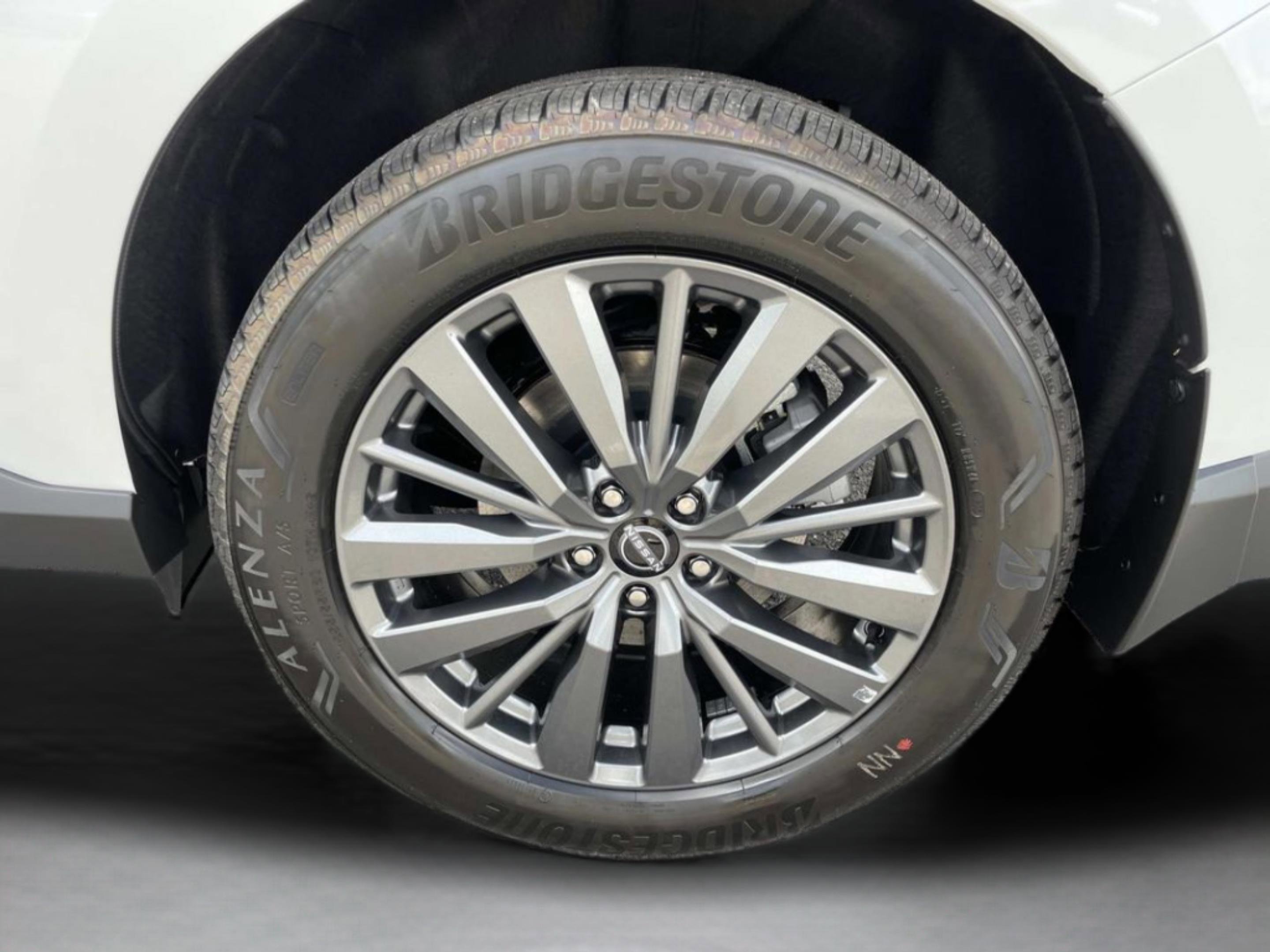 New 2026 Everest White Pearl TriCoat Nissan SL image 29