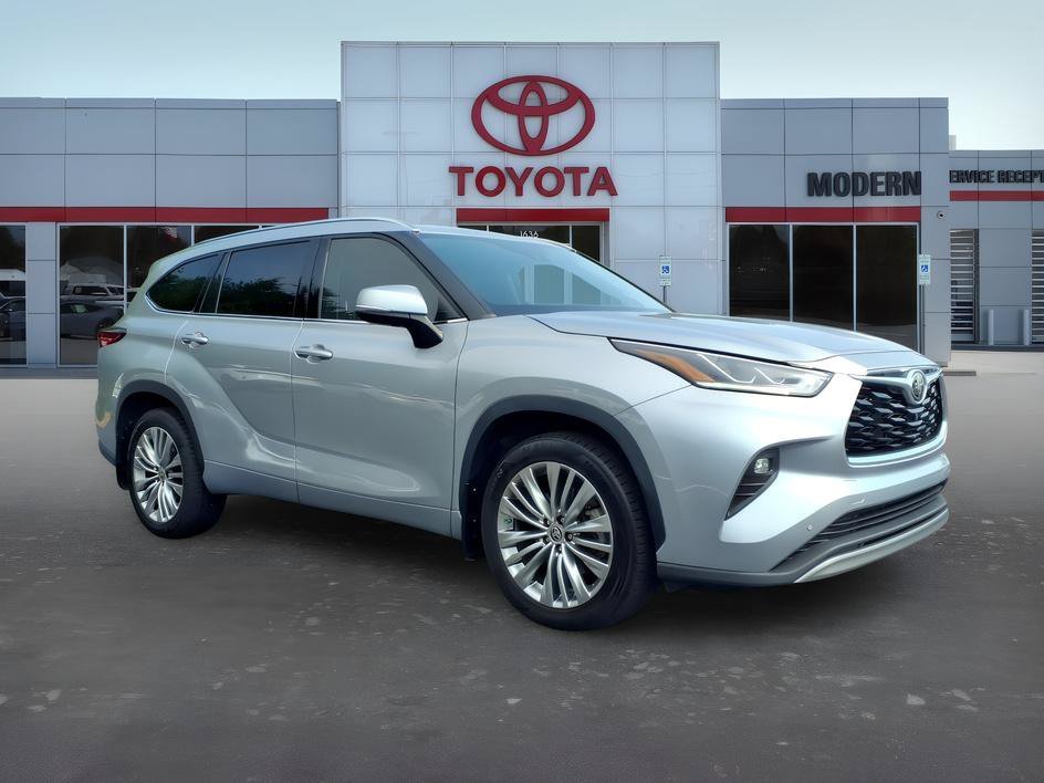 Used 2022 Celestial Silver Metallic Toyota Platinum image 7