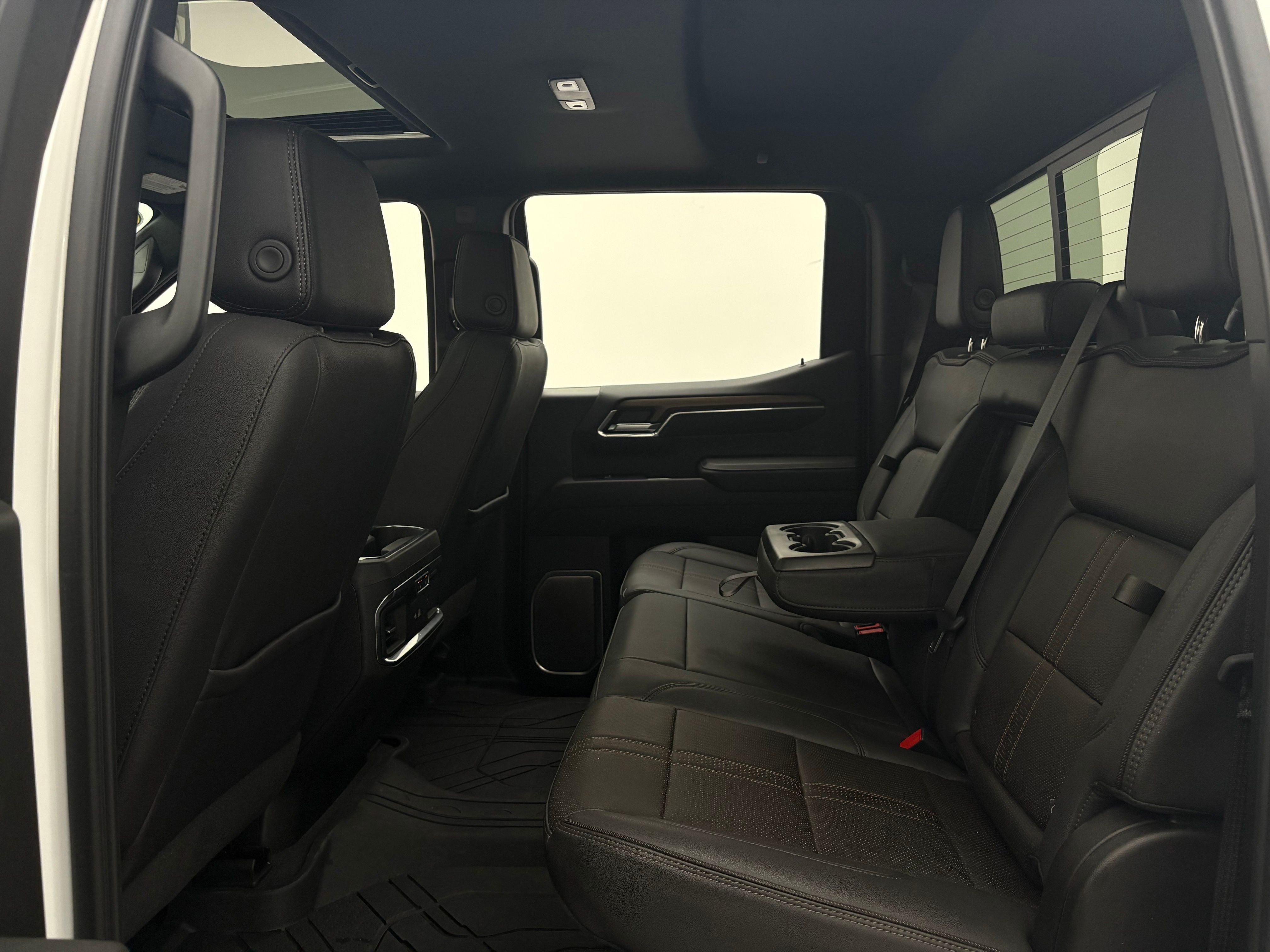 Used 2023 Iridescent Pearl Tricoat Chevrolet High Country image 45