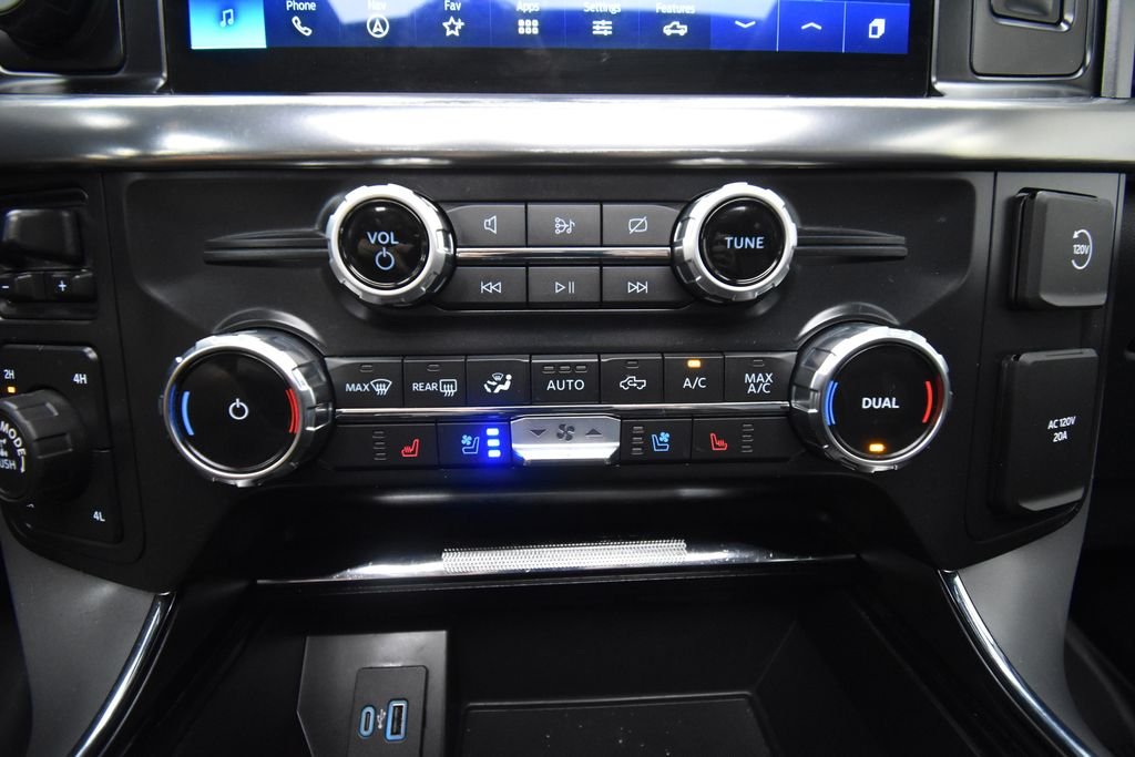 Used 2022 Atlas Blue Metallic Ford Lariat image 30