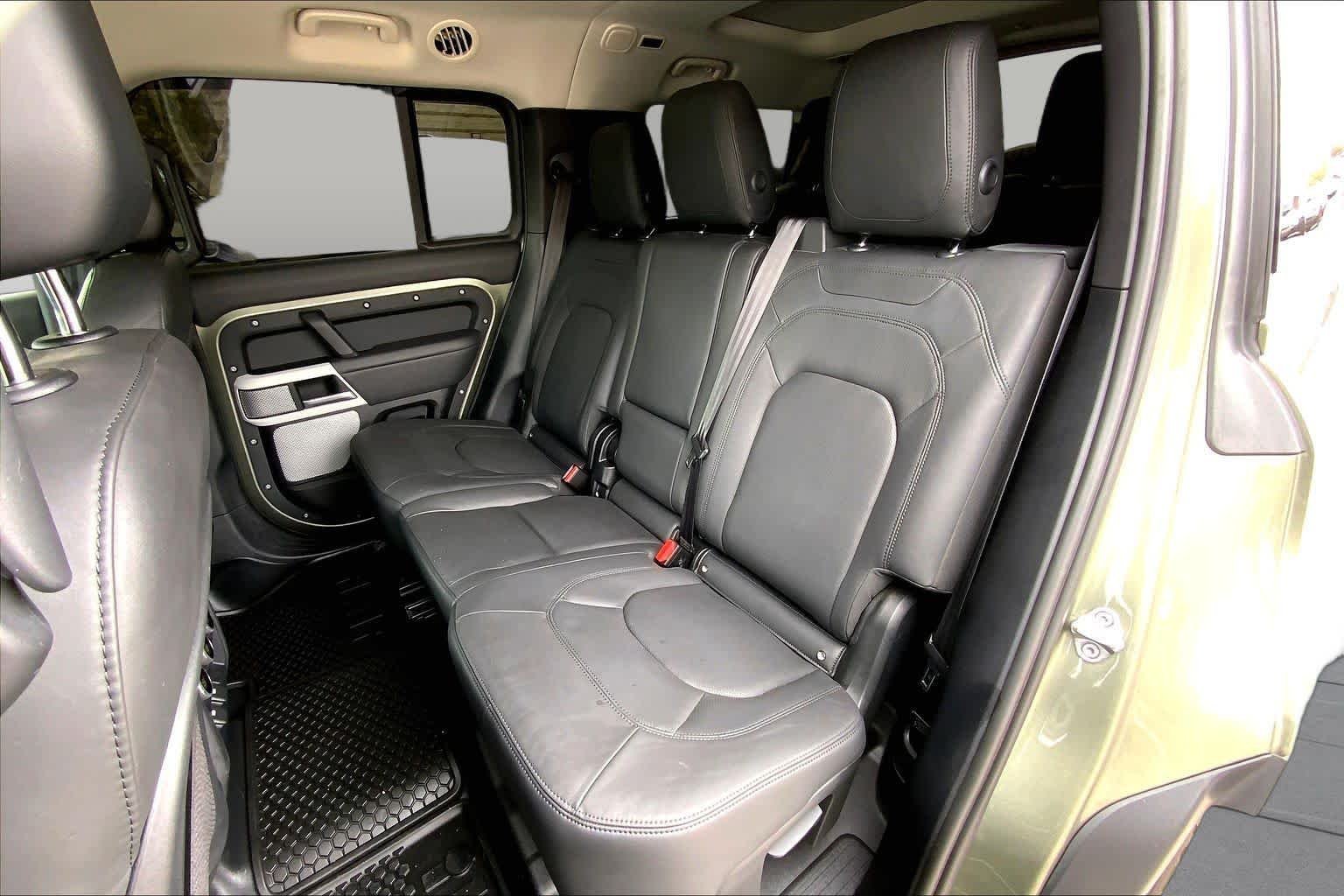 Used 2023 Pangea Green Metallic Land Rover S image 19