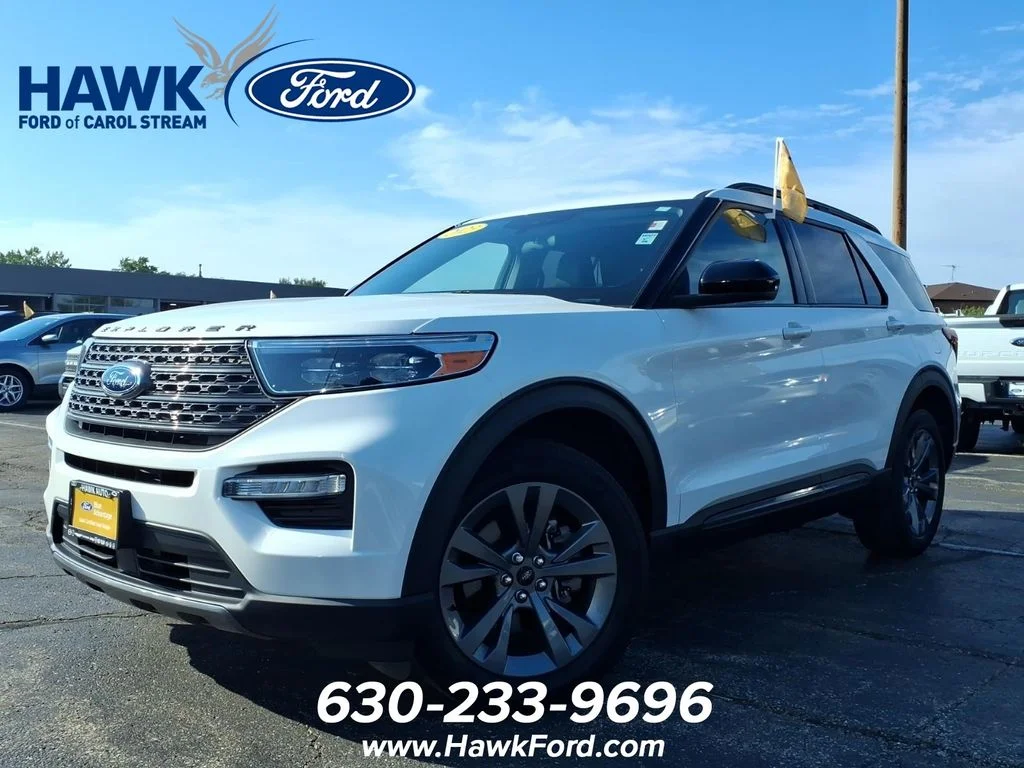 Certified Used 2023 White Metallic Ford XLT image 3