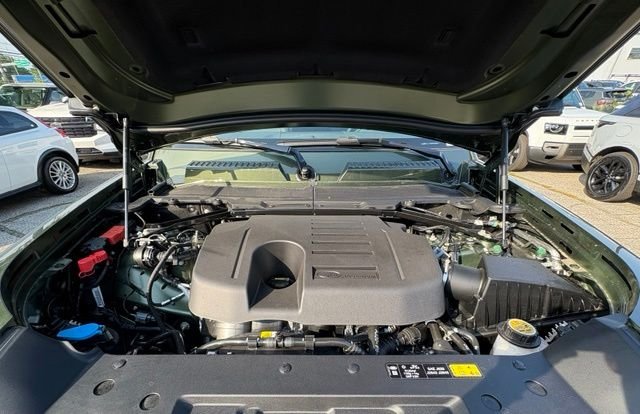 New 2026 Woolstone Green Land Rover X-Dynamic SE image 51