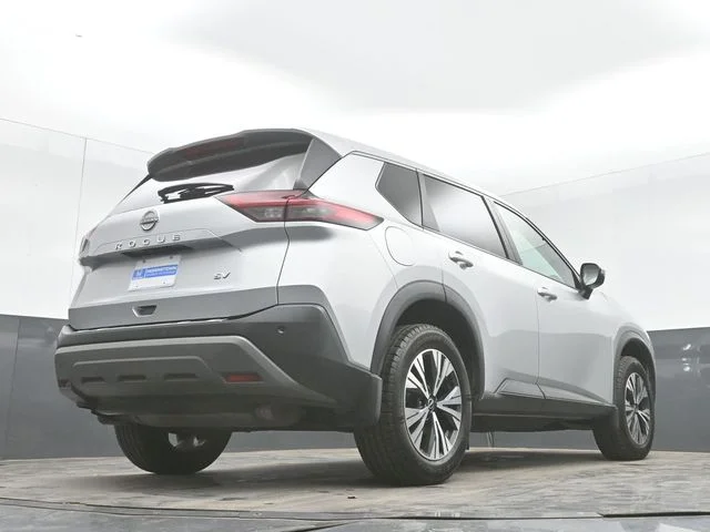 Used 2022 Silver Nissan SV image 45