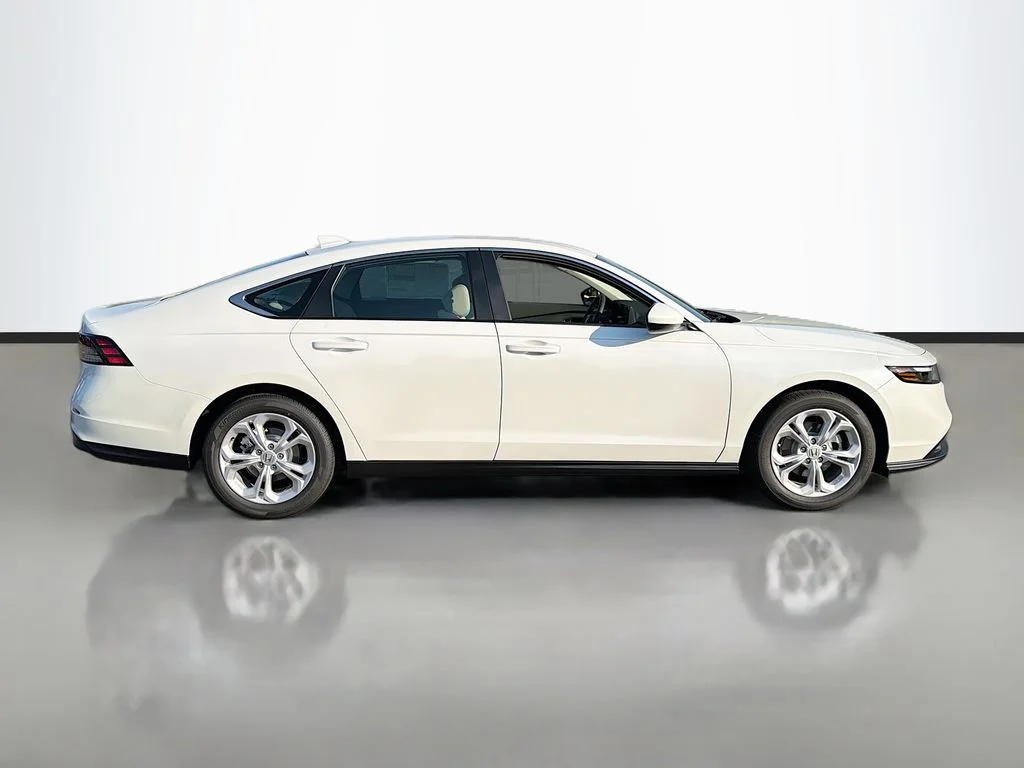 New 2026 Platinum White Pearl Honda LX image 5