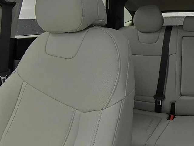 New 2026 White Hyundai SEL Premium image 40