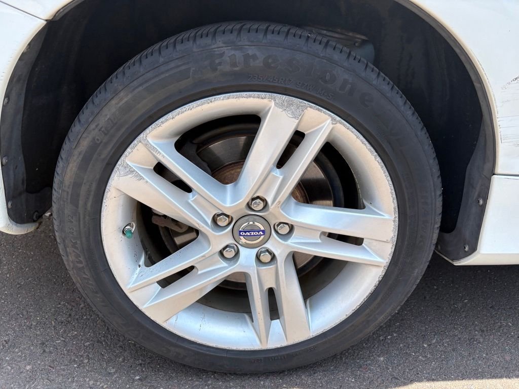 Used 2015  Volvo T5 Premier image 4