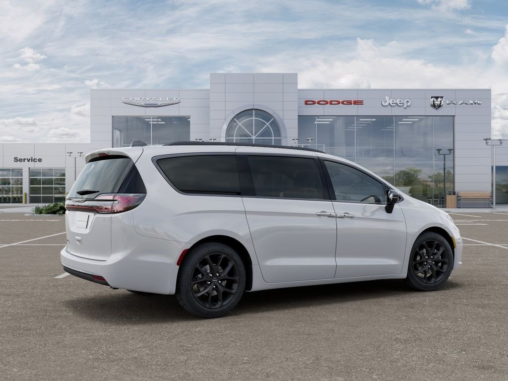 New 2026 Bright White Clearcoat Chrysler Select image 4
