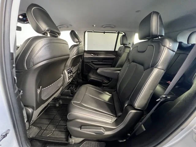 Used 2023 Silver Jeep Limited image 13