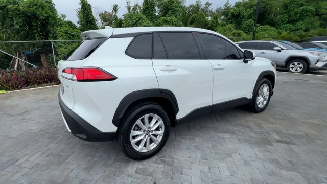 Used 2024  Toyota LE image 2