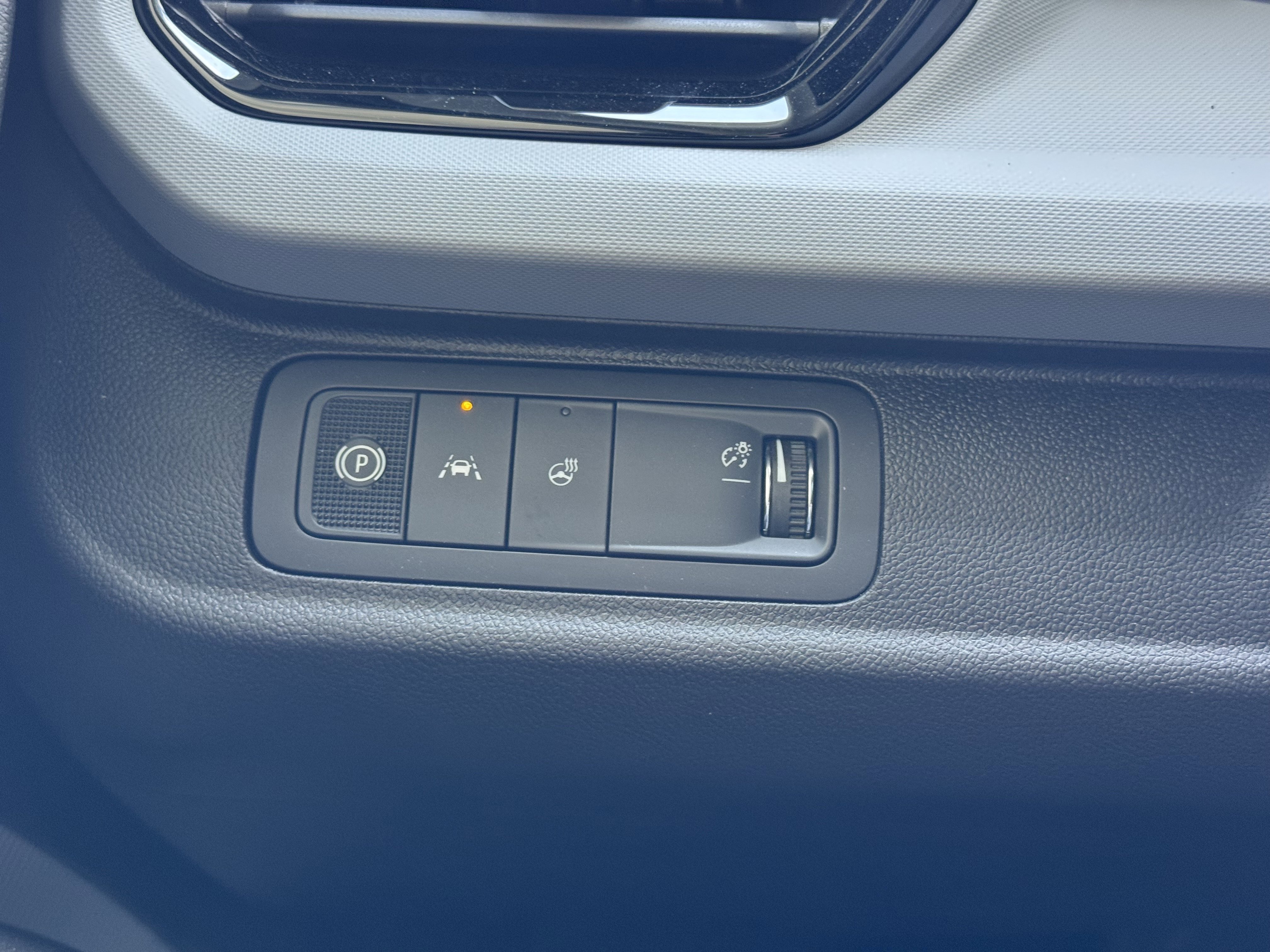 2027 Chevrolet Bolt RS - Photo 25