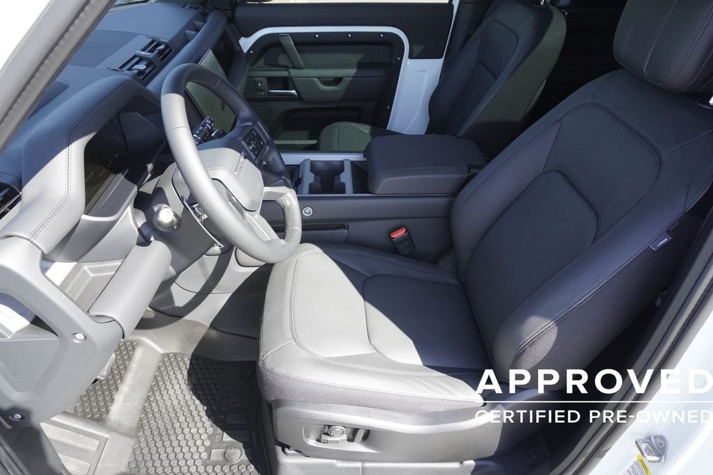 Certified Used 2026 White Land Rover V8 image 19